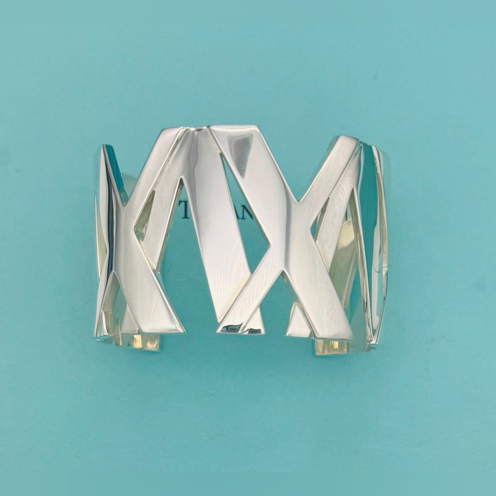 Tiffany & Co Sterling Silver Atlas cuff bracelet 7” Retired